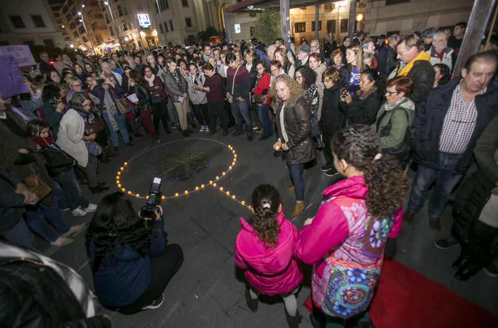 Alicante se manifiesta contra la violencia machista.