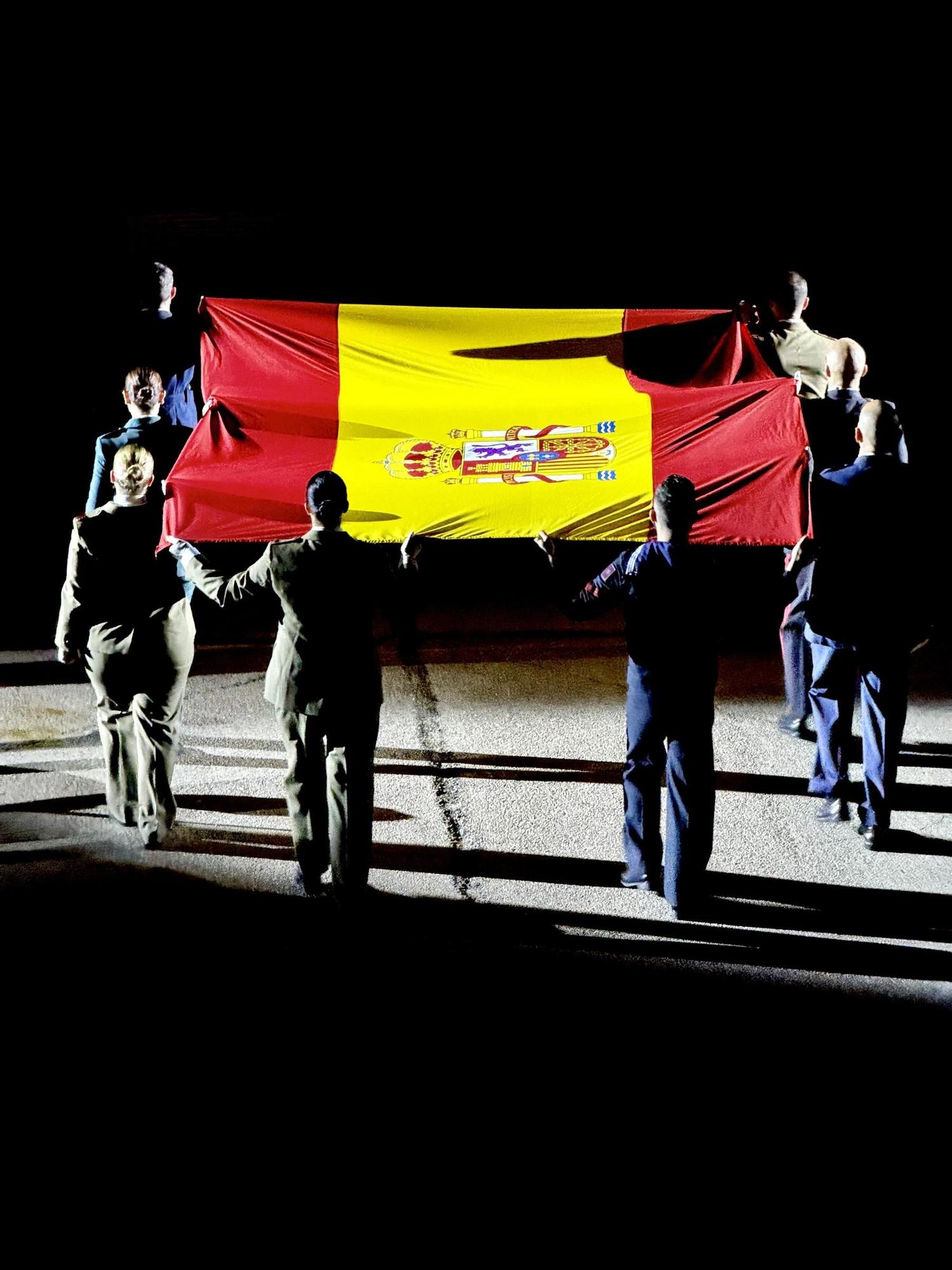 Homenaje de las Fuerzas Armadas y Guardia Civil a las Fallas de València