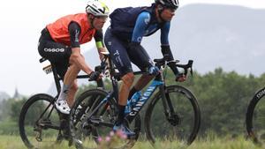 Enric Mas, durante la segunda etapa alpina