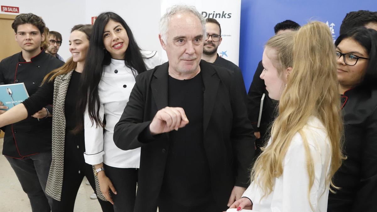 Ferran Adriá piropea la cocina cordobesa y el salmorejo