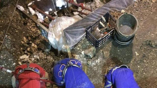 Trabajos de excavación en la Cueva del Ángel.