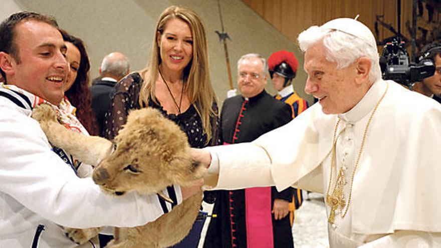 El papa estrena hoy su cuenta en Twitter