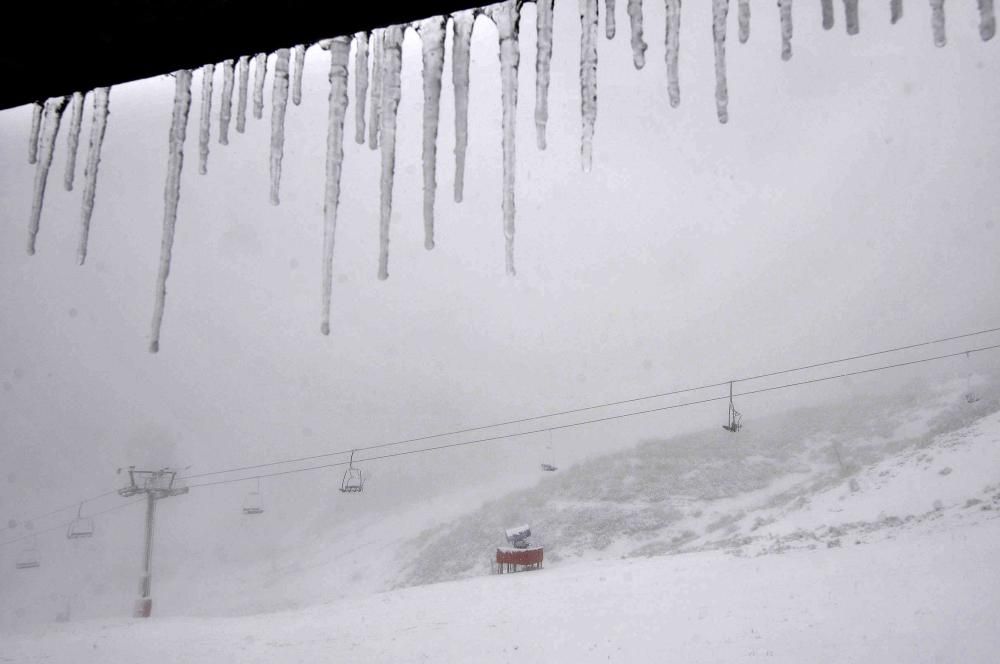 Las primeras nieves del otoño en Asturias