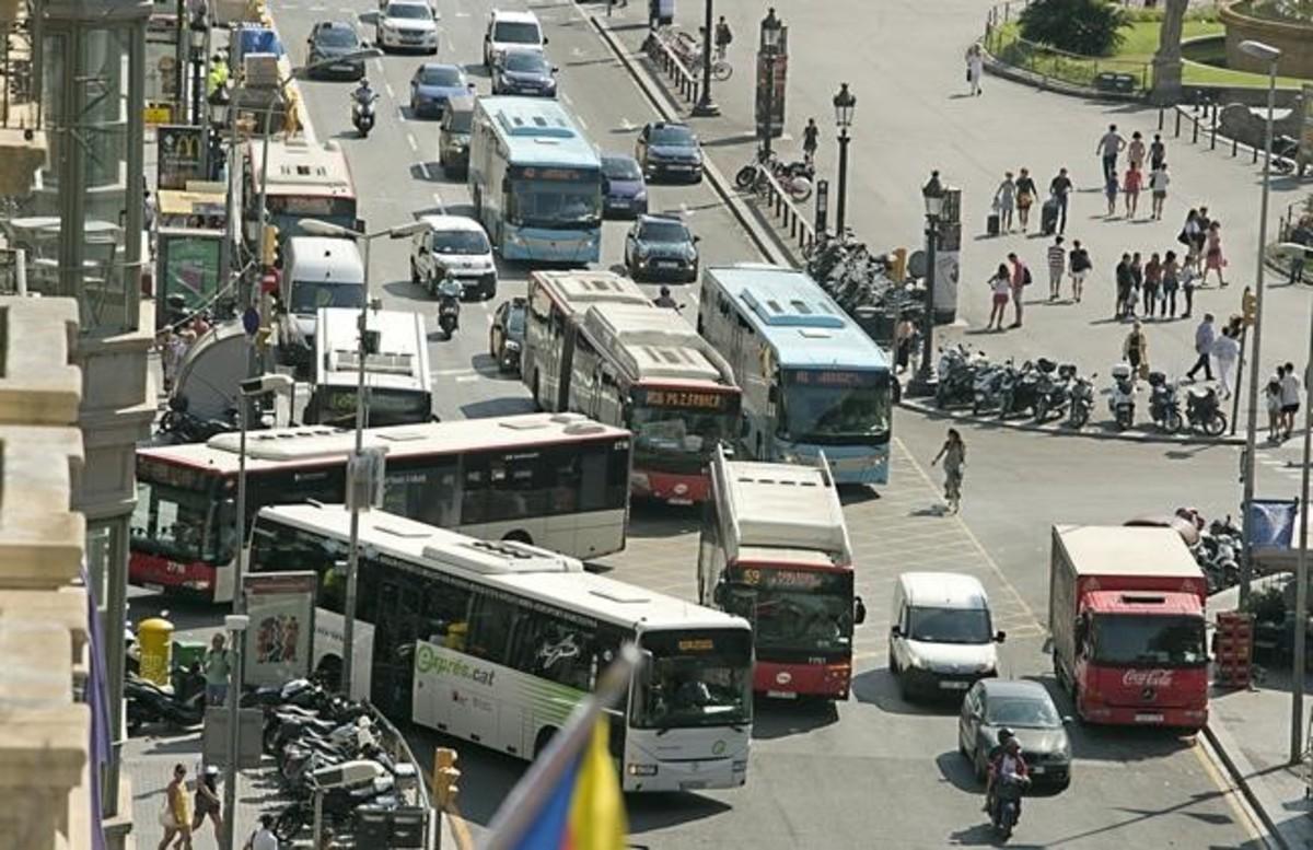 zentauroepp44294961 barcelona 12 07 2018 protesta de vecinos fewrfe los vecin180716104459 zentauroepp44294961 barcelona 12 07 2018 protesta de vecinos fewrfe los vecin180716104459