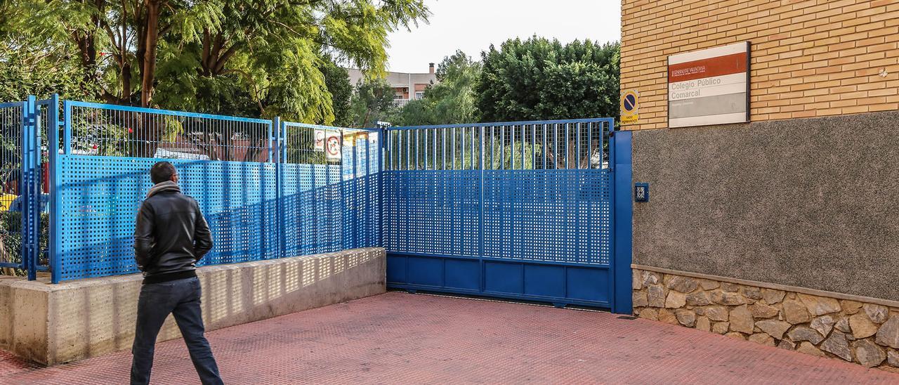 Imagen del acceso al Colegio Sagrados Corazones de Redován