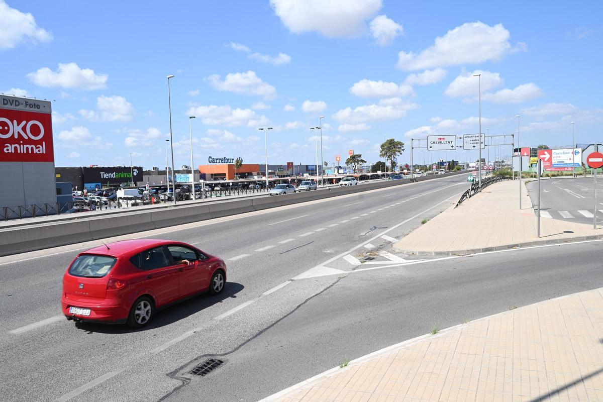 La carretera de Crevillent, en una imagen de esta semana.