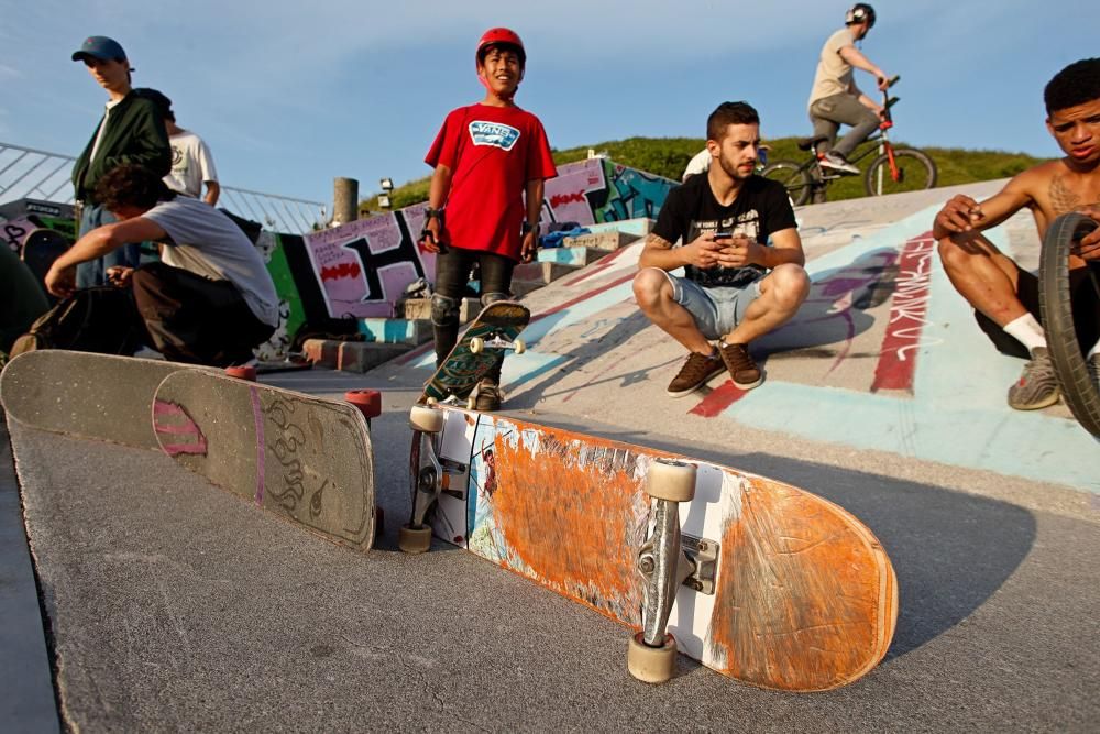 Skaters en Cimadevilla