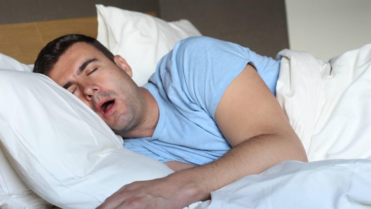Babeo nocturno durante el sueño: causas y cómo prevenirlo.
