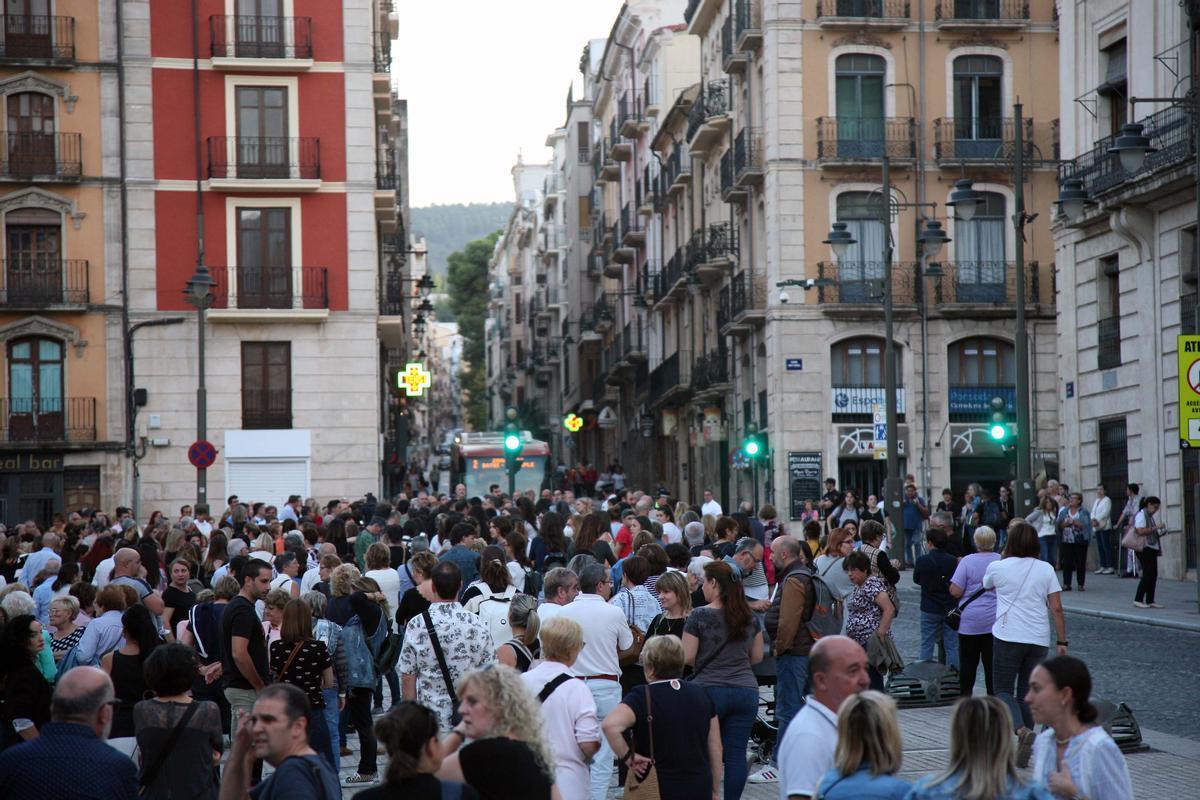 Rabia y dolor en la concentración contra la violencia de género en Alcoy