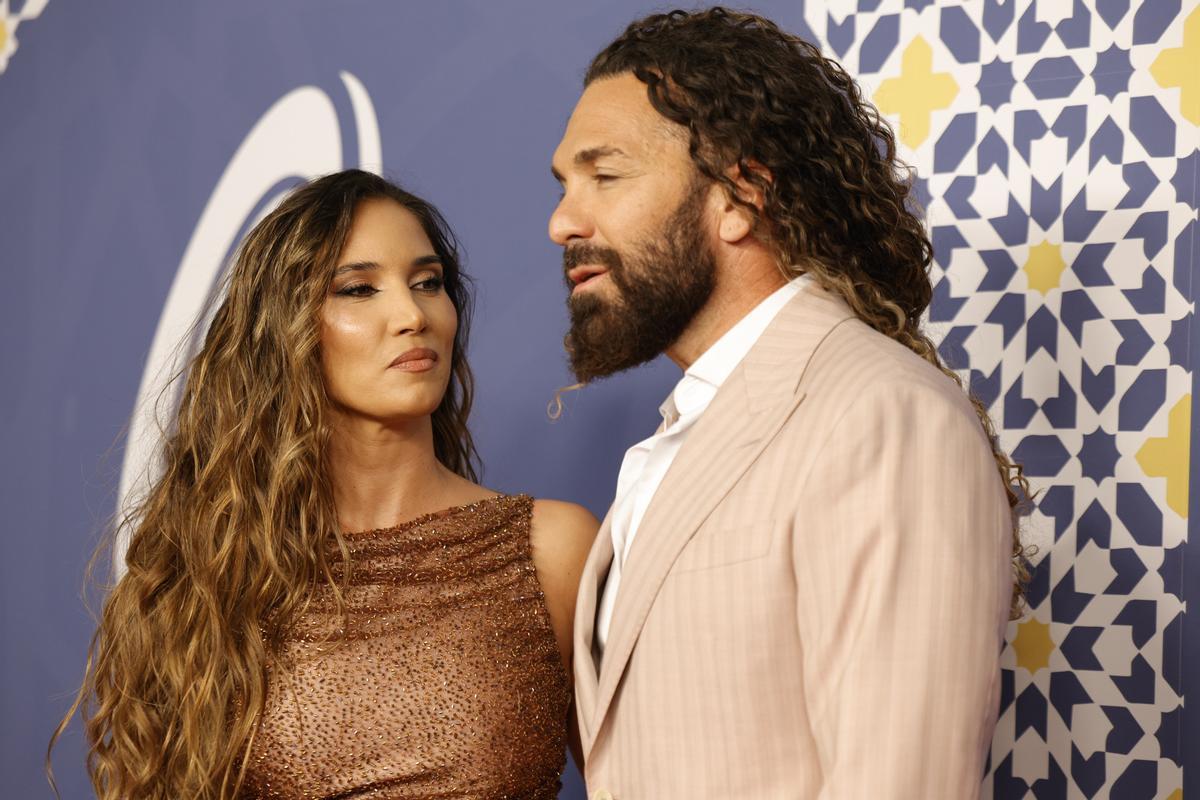 India Martínez junto a su pareja, Ismael Vázquez