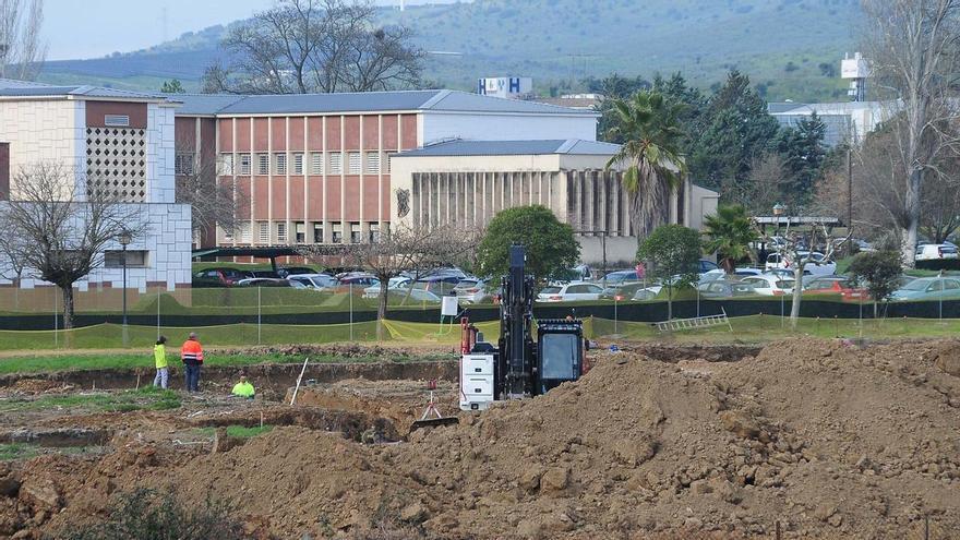 Plasencia inicia las obras de ampliación de su centro sociosanitario, con un plazo de ejecución dos años
