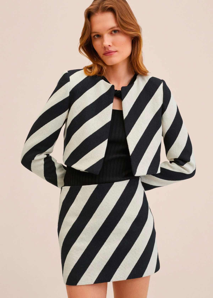 Chaqueta y falda de rayas de Mango