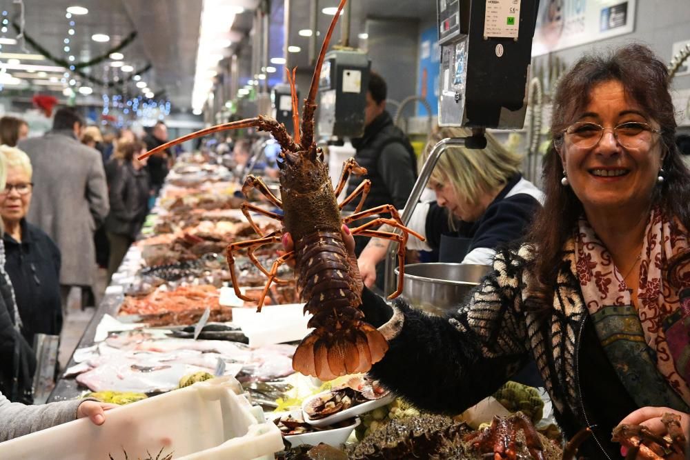 Percebes que alcanzan los 120 euros el kilo, cigalas, centollas, lubrigantes...