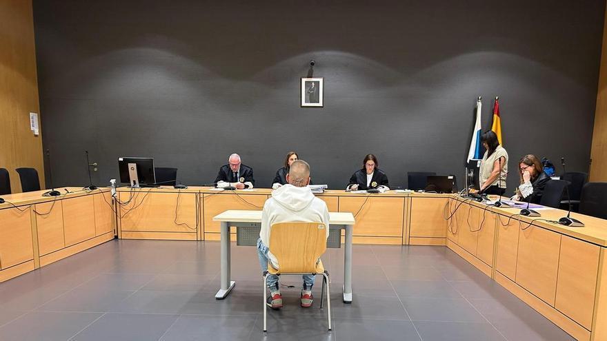 Condenado por grabar un vídeo de burla hacia un paciente psiquiátrico en Las Palmas de Gran Canaria: «¿Cómo hace el caballo?»