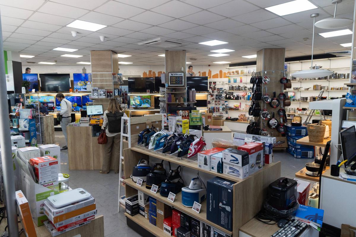 Interior de la tienda Ramón Llosá.