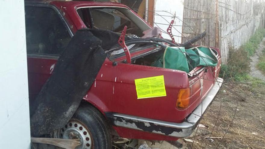 La policía local retirará el coche del Saler