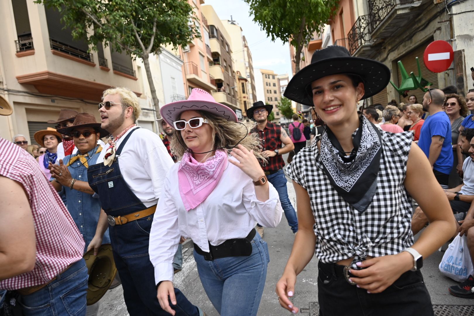 Imaginación y humor al poder en el desfile de las collas del Grau