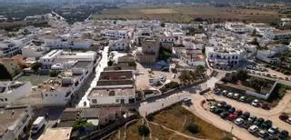 Un camión se lleva por delante dos postes de fibra óptica y deja sin internet amplias zonas de Ibiza y Formentera