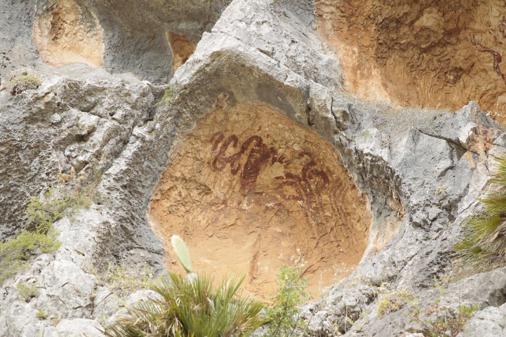 El yacimiento arqueológico de Castell de Castells alberga una de las expresiones más importantes del Neolítico en la Península Ibérica reconocida por la UNESCO.