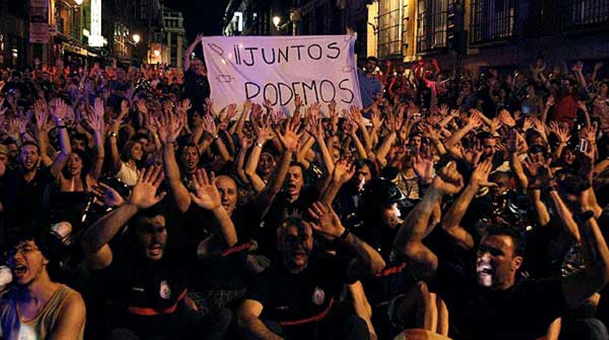 Els funcionaris es manifesten pel centre de Madrid. Els funcionaris es manifesten pel centre de Madrid.