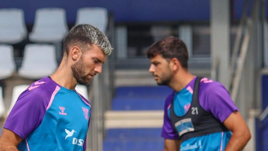 Javi Alonso, a la derecha; frente a él, Josep Calavera. |