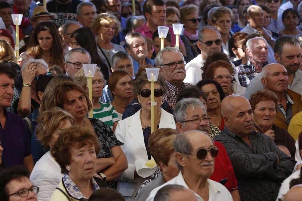 La nueva cita con el santuario de A Franqueira, en A Cañiza, unió ayer a miles de devotos.