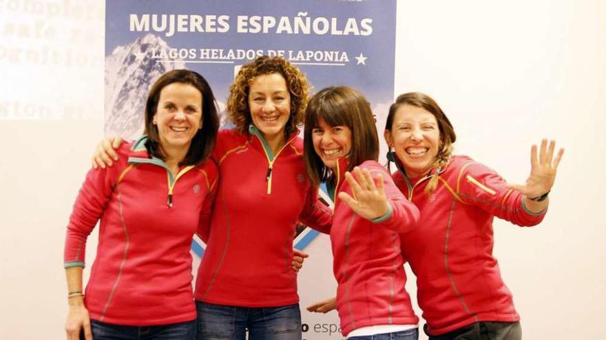 Estela Estévez, Chus Lago, Verónica Romero y Silvia Rey, ayer, en la presentación de su expedición en el Club Financiero. // Marta G. Brea