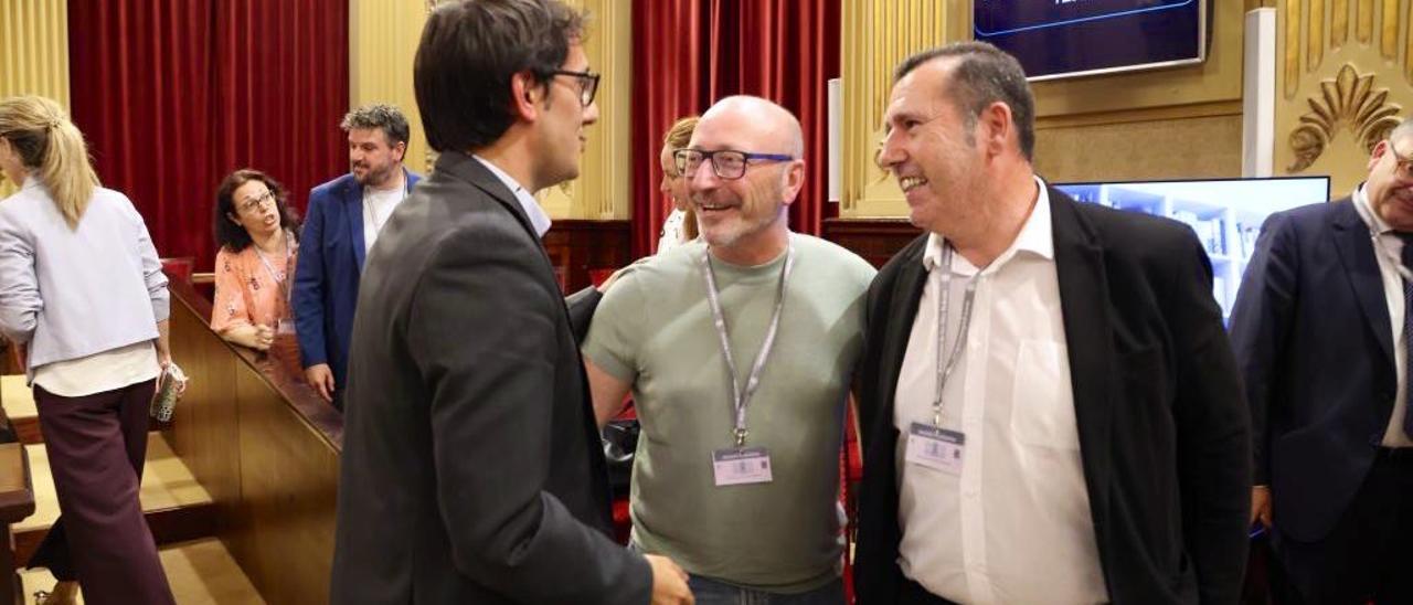 Iago Negueruela, junto a los dirigentes de CCOO y UGT de Baleares.