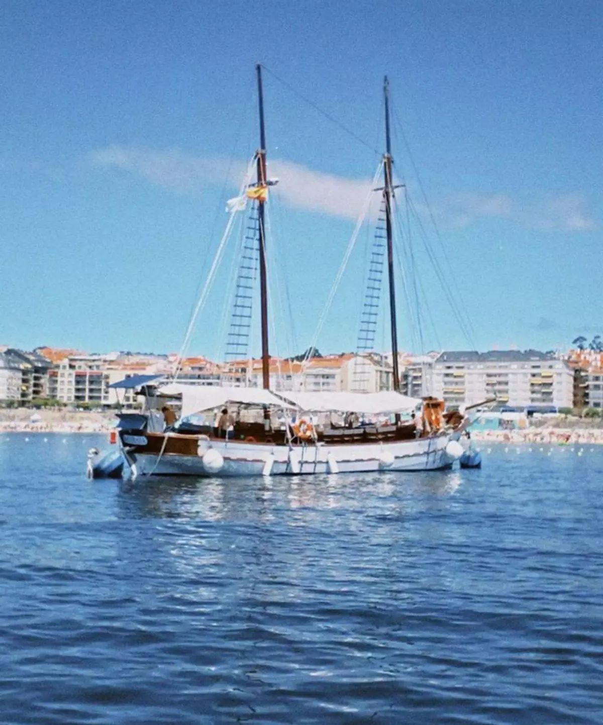 El restaurante flotante de Roberto Vilar en Silgar