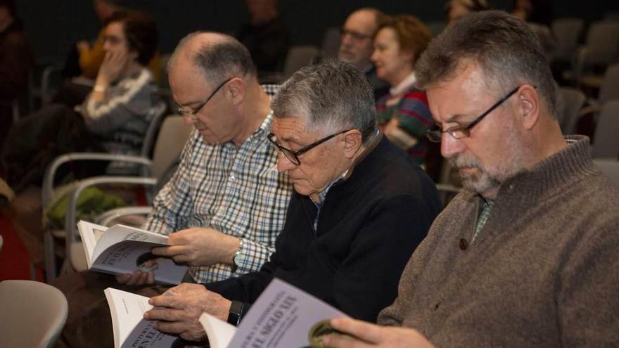 Público, ayer, en el Club Prensa Asturiana.