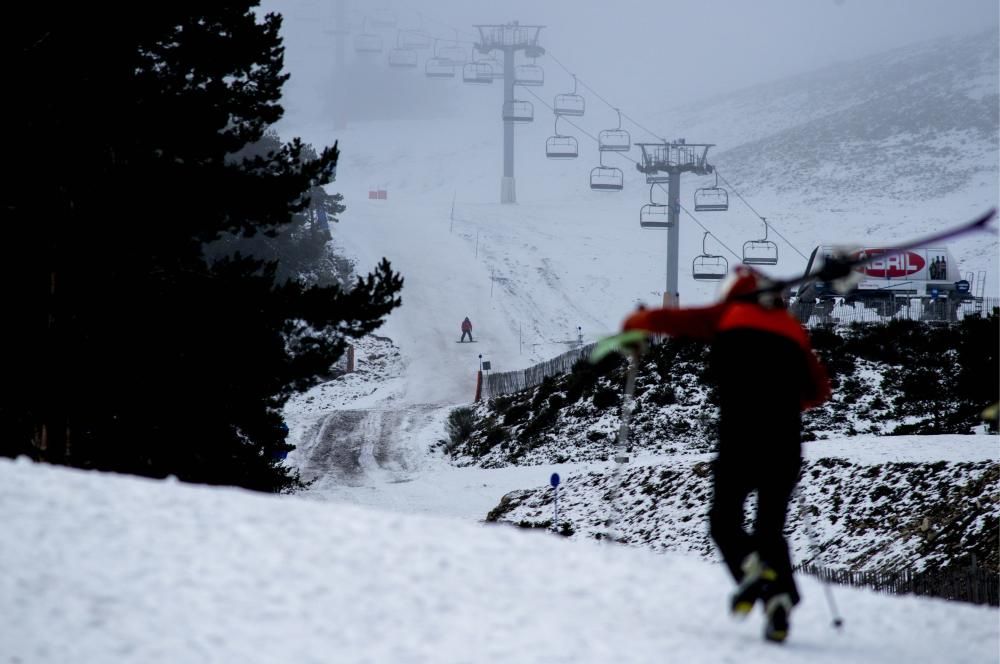 Se hace la nieve en Ourense. // Brais Lorenzo