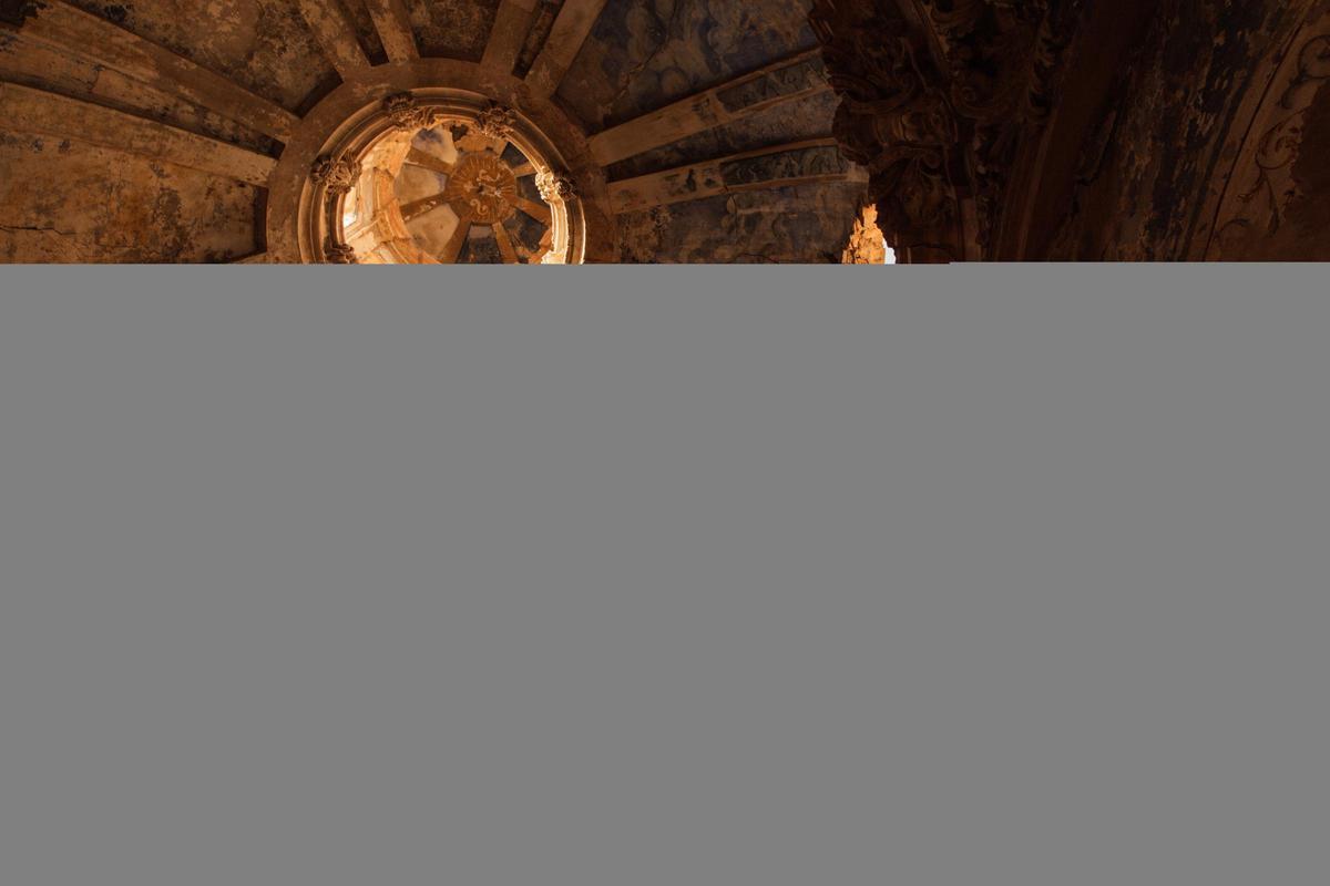 Cúpula que todavía se mantiene en pie en la iglesia de San Martín.