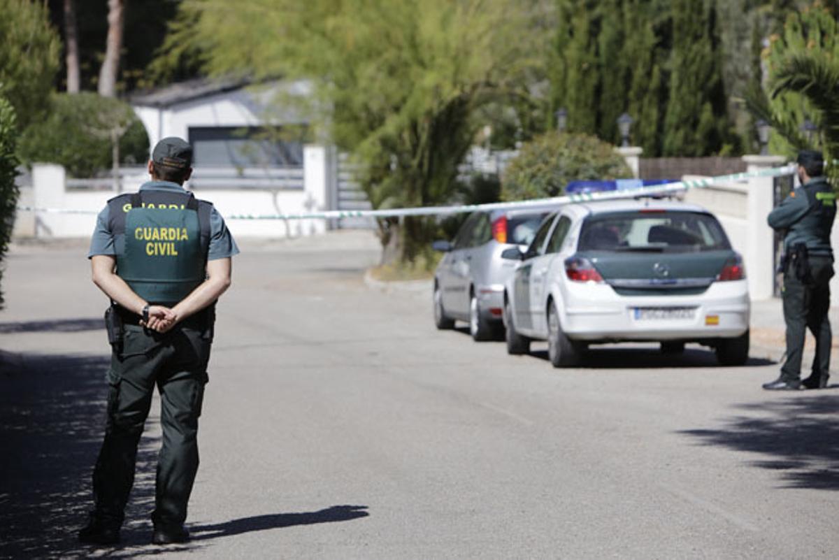 Un hombre mata de un tiro al novio de su expareja y se suicida delante de ella