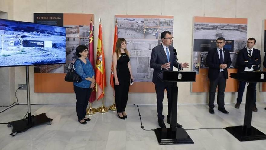 El Ayuntamiento acogió ayer la renovación del convenio para continuar con la excavación y las visitas al yacimiento de San Esteban.