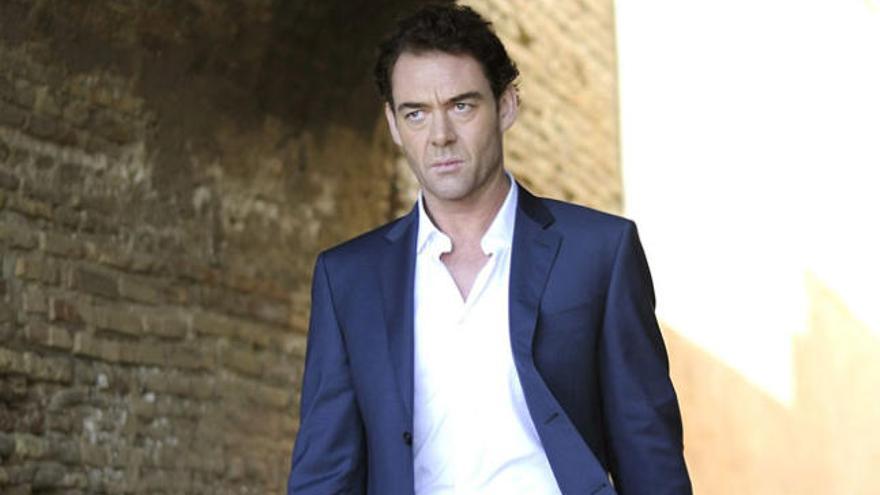 Martin Csokas, protagonista de la serie.