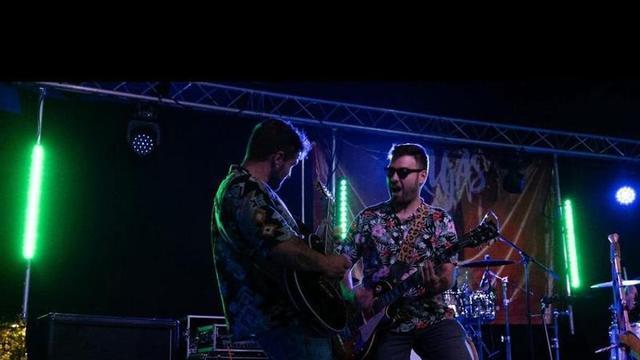 Actuación de "Trujas" en un concierto.