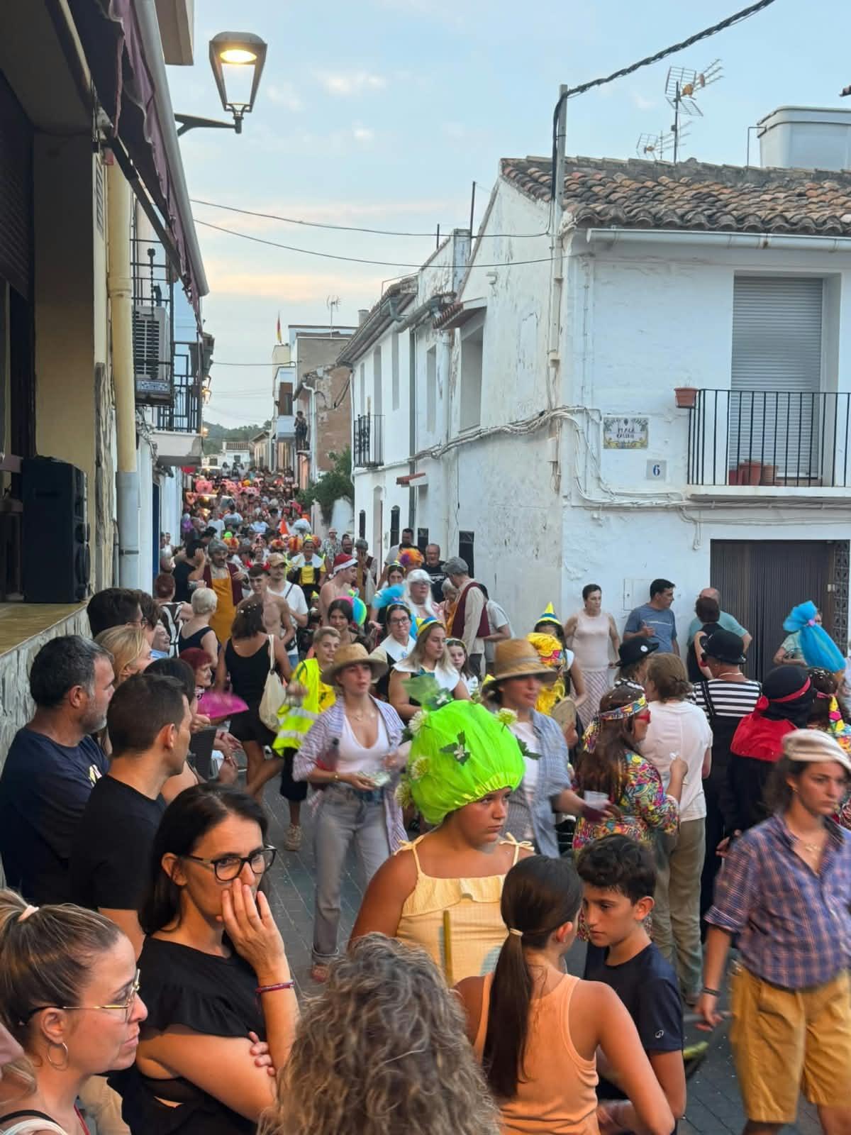 Instantes de la cabalgata de Alfara