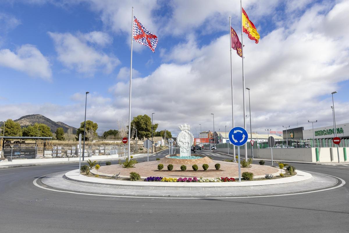 Finalización de las obras de la rotonda del tanatorio en Caravaca