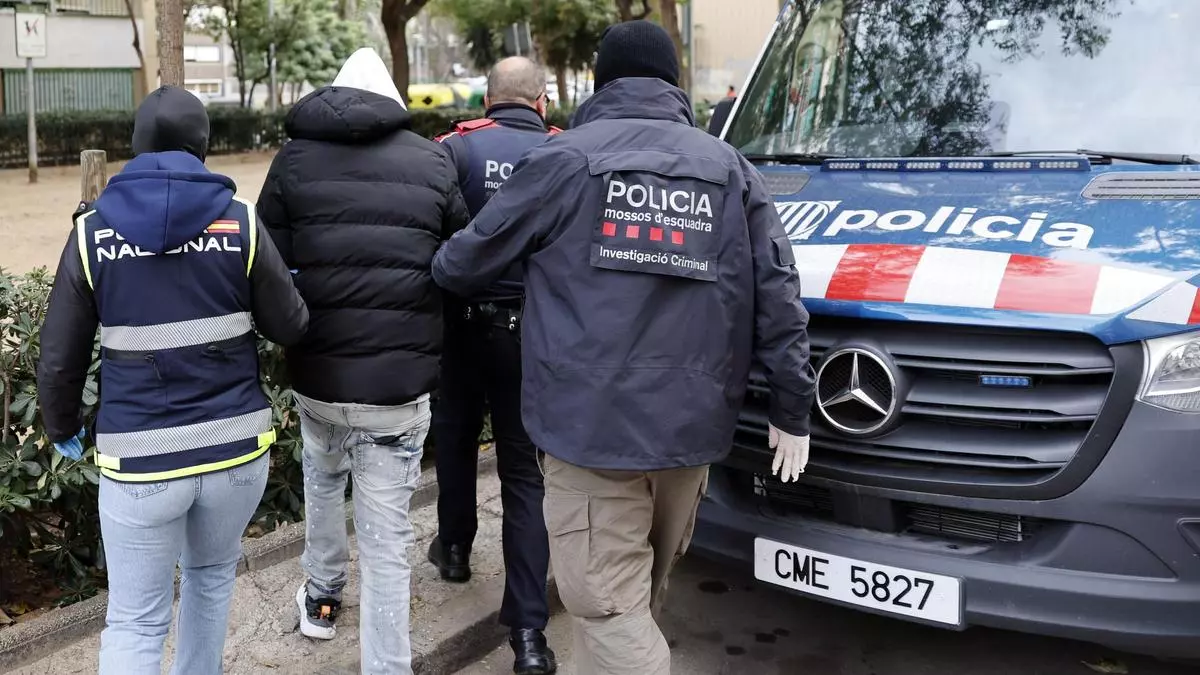 Detenidos dos líderes de los Trinitarios en un macrodispositivo en Barcelona y Tarragona con 15 arrestados