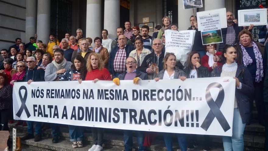 Concentración de esta mañana en Pontevedra. // Rafa Vázquez