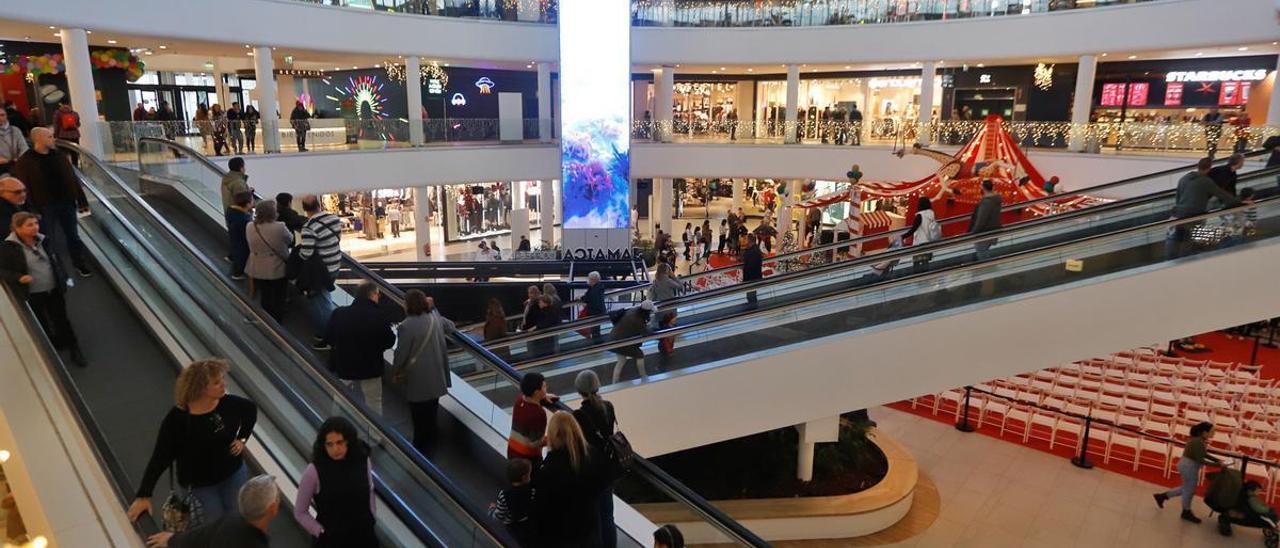 Un centro comercial estas navidades, en una imagen de archivo.