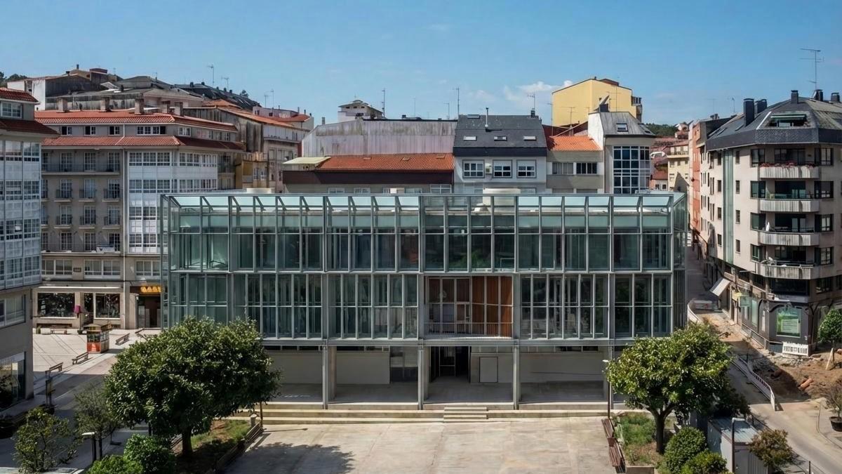 A cita cos comercios será na praza do Concello de Ribeira.
