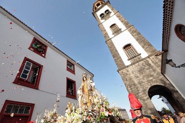 Embarcación de la Virgen del Carmen en el Puerto de Santa Cruz de Tenerife, julio 2022