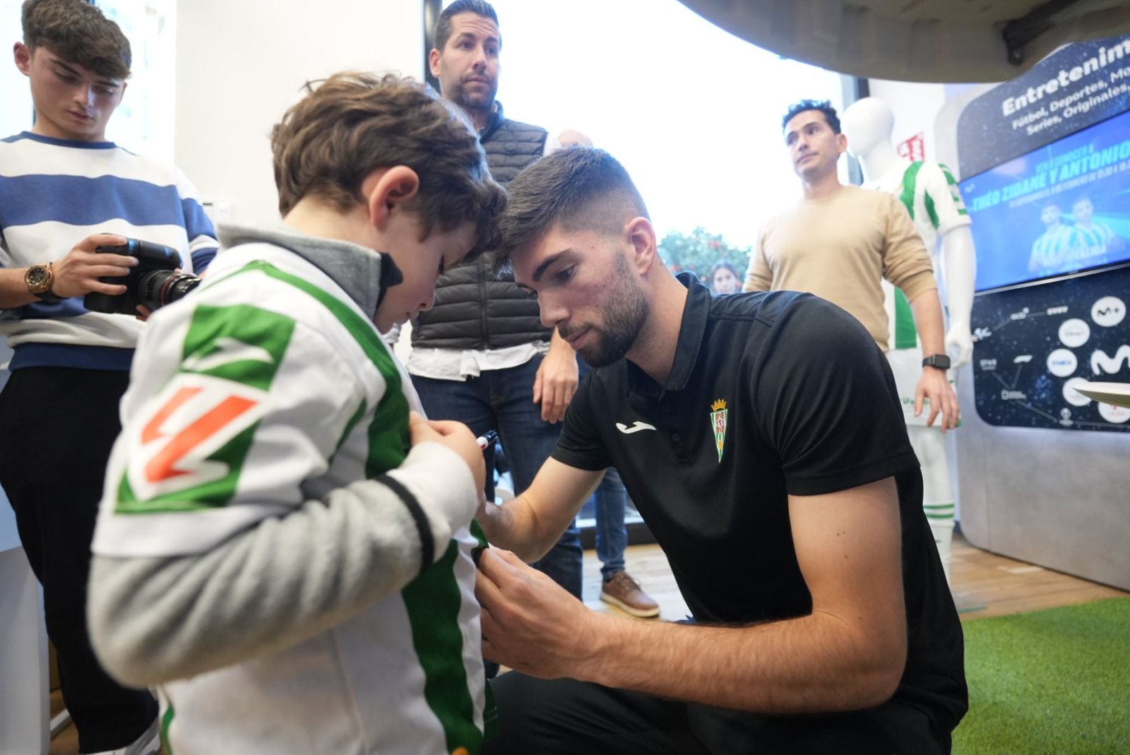 Antonio Casas y Theo Zidane desatan la 'cordobamanía'