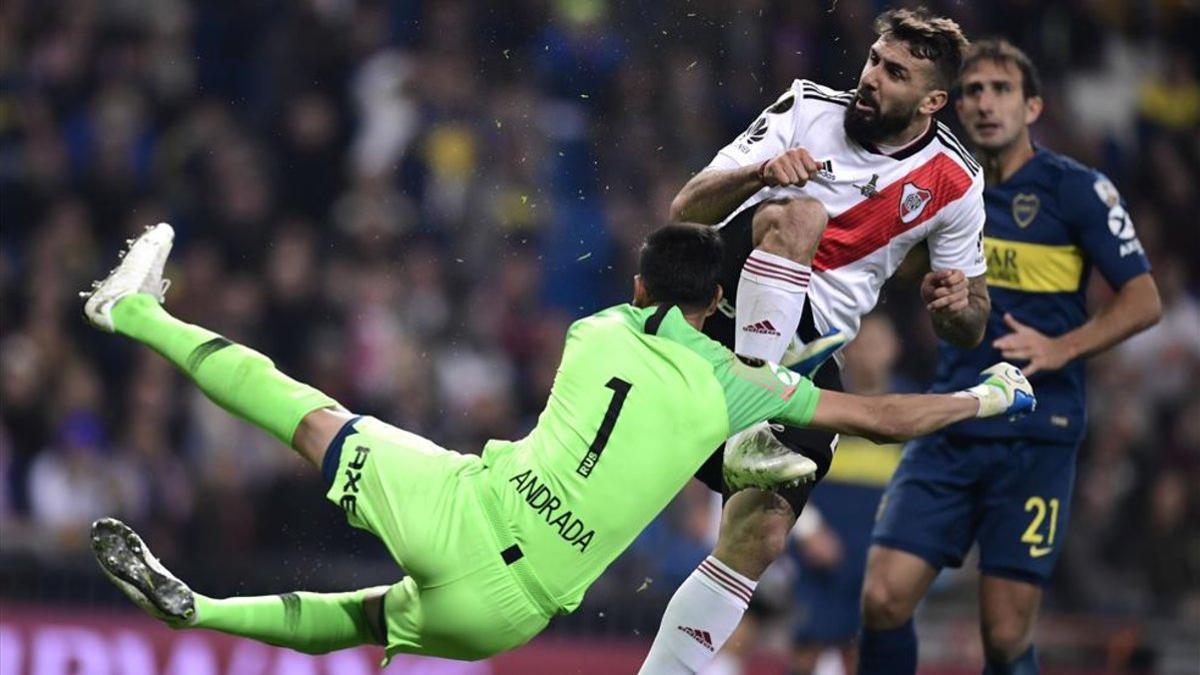 La acción de la polémica en el 'Superclásico' de la Libertadores