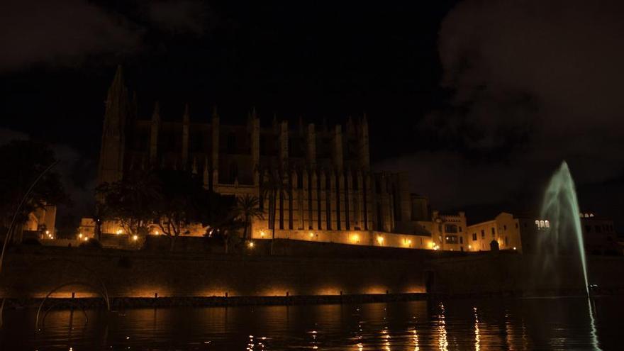 Palmas Kathedrale, verhüllt in der Nacht