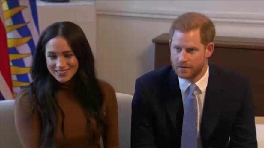 Harry y Meghan renuncian a sus títulos monárquicos