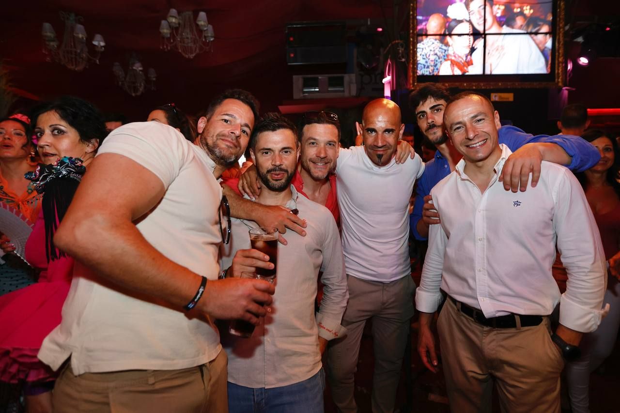 El tardeo se impone en las casetas de la Feria de Córdoba para disfrute de propios y extraños