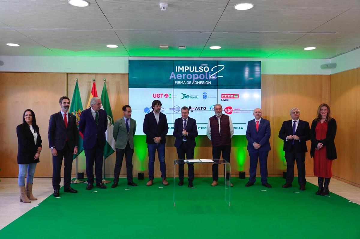Firma de la carta de adhesión para el impulso de Aerópolis II.