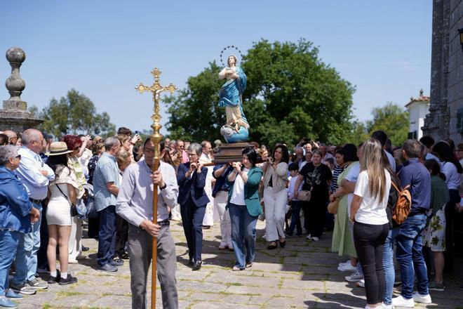 Procesión de los pétalos en el Santuario de O Corpiño de Lalín